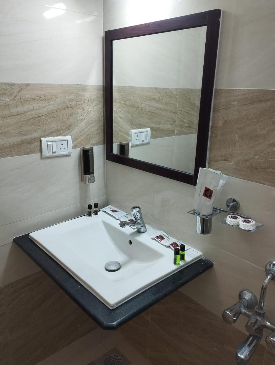 Annai Residency Hotel Vellore Ngoại thất bức ảnh